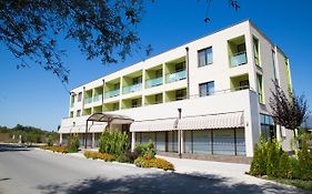 Hotel-Clinic Dr. Gechevi